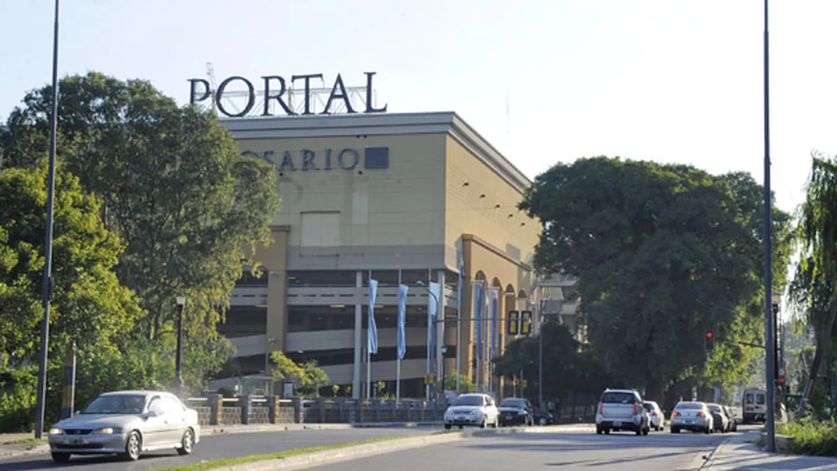 Frustrado robo en un centro comercial: el acusado fue arrestado tras saltar al vacío