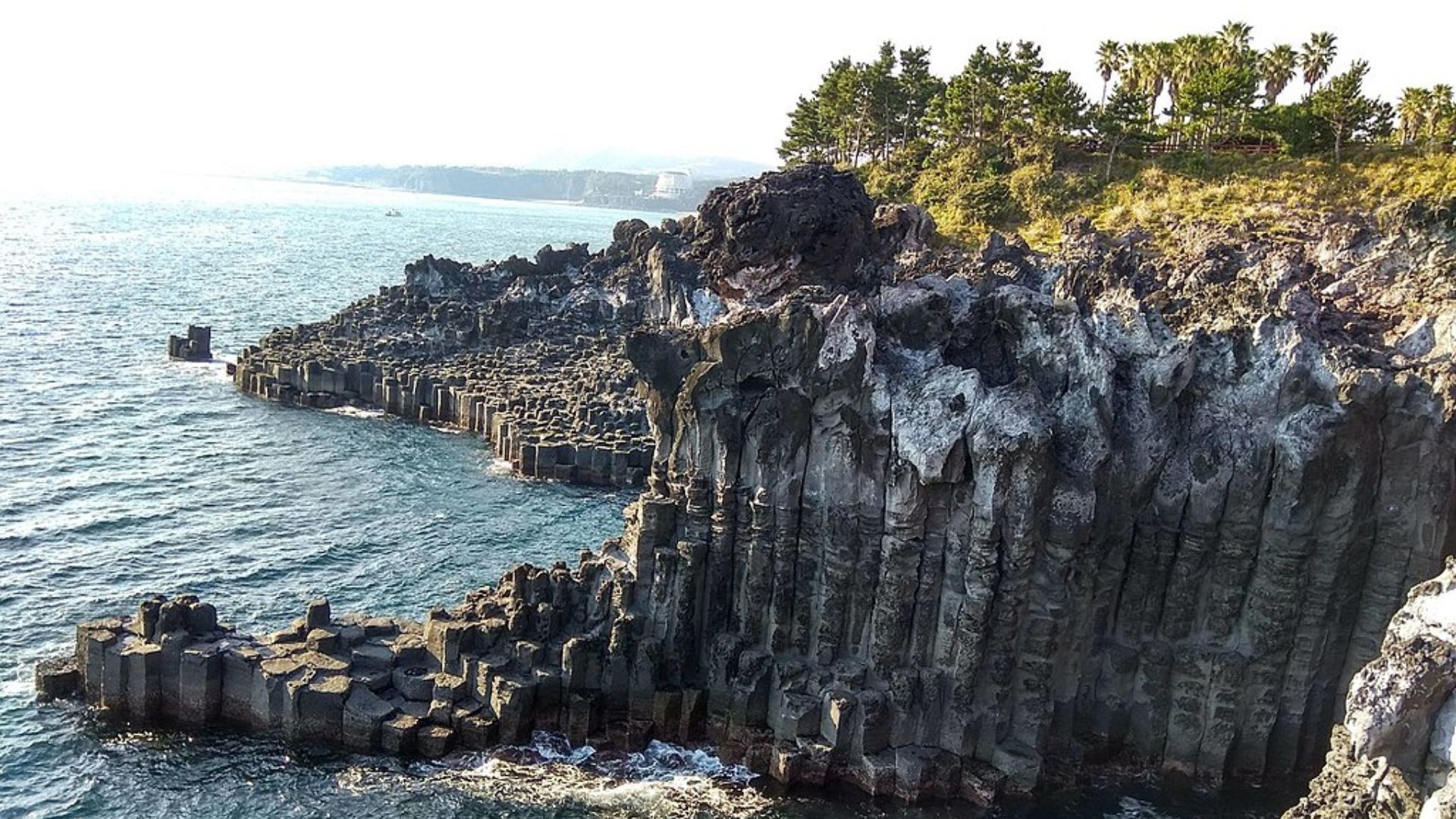 Turismo bajo control: la isla que aplica normas firmes a sus visitantes