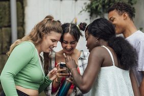 Qué significa "farmear aura", la expresión que usan niños y adolescentes