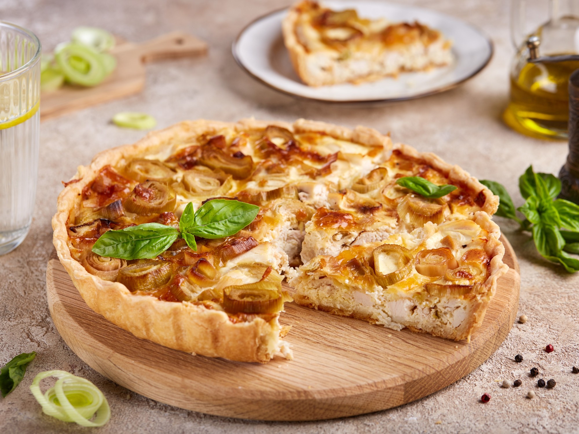 Tarta de pollo: opciones de relleno y masa casera para aprovechar las sobras
