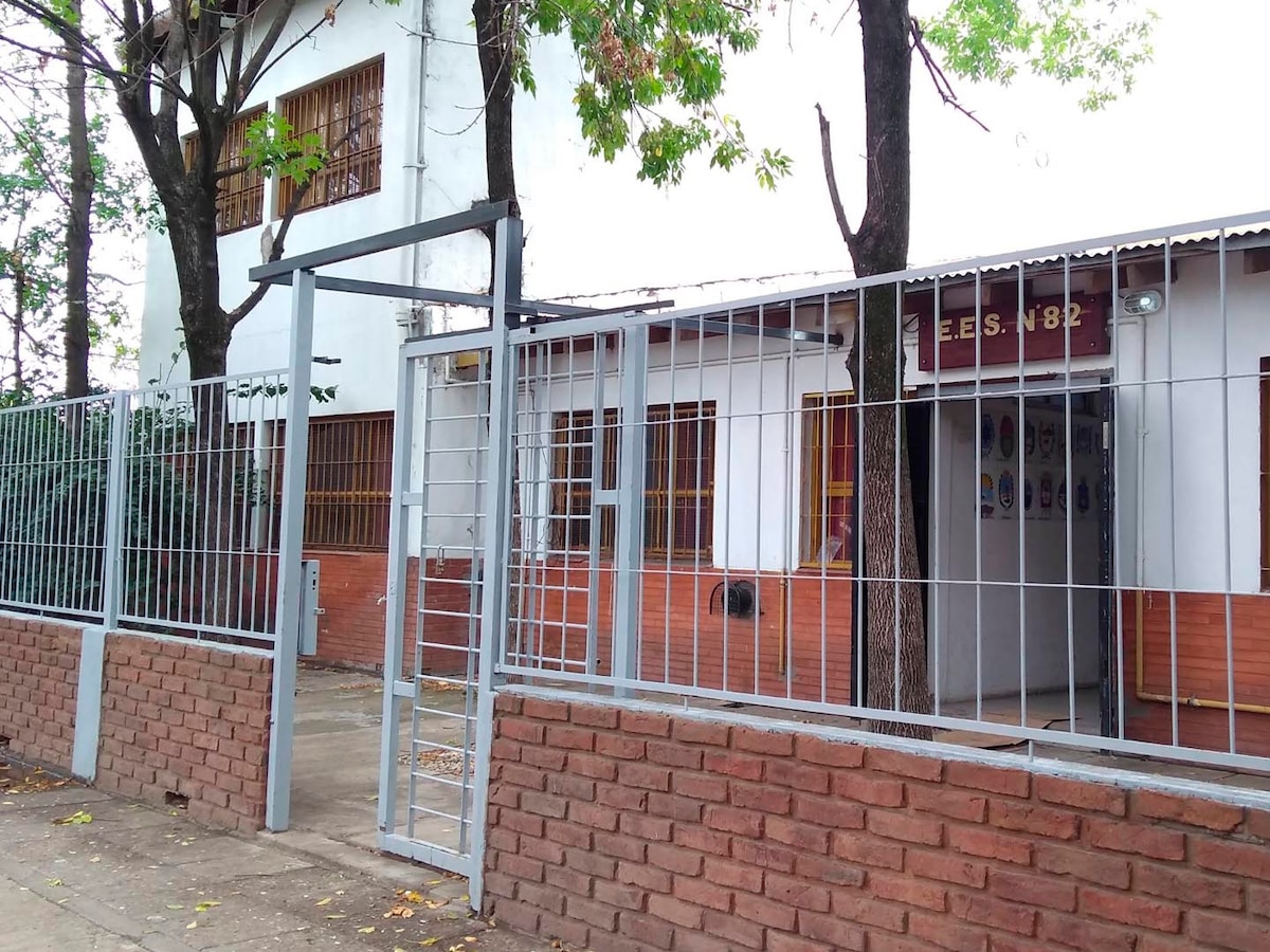 Investigan si un alumno de 14 años ingresó con un arma casera a una escuela de Moreno