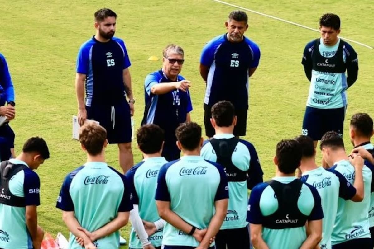 El Salvador se juega la permanencia en la Concacaf con Gómez todavía en el banco