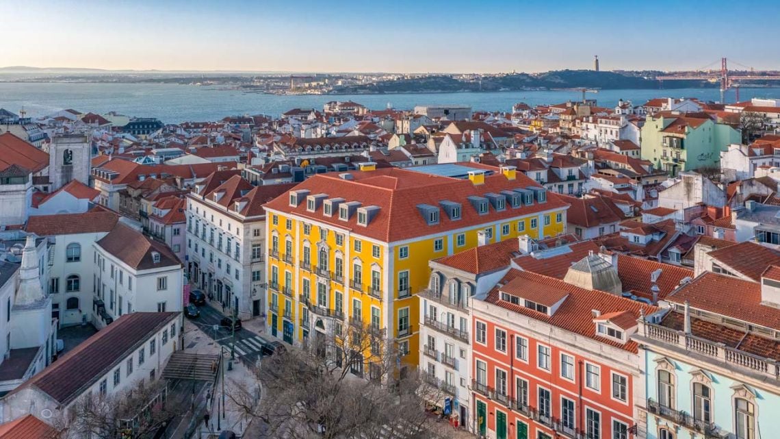 Un palacio de 1747 frente al mirador más lindo de Lisboa, hoy dedicado al vino portugués