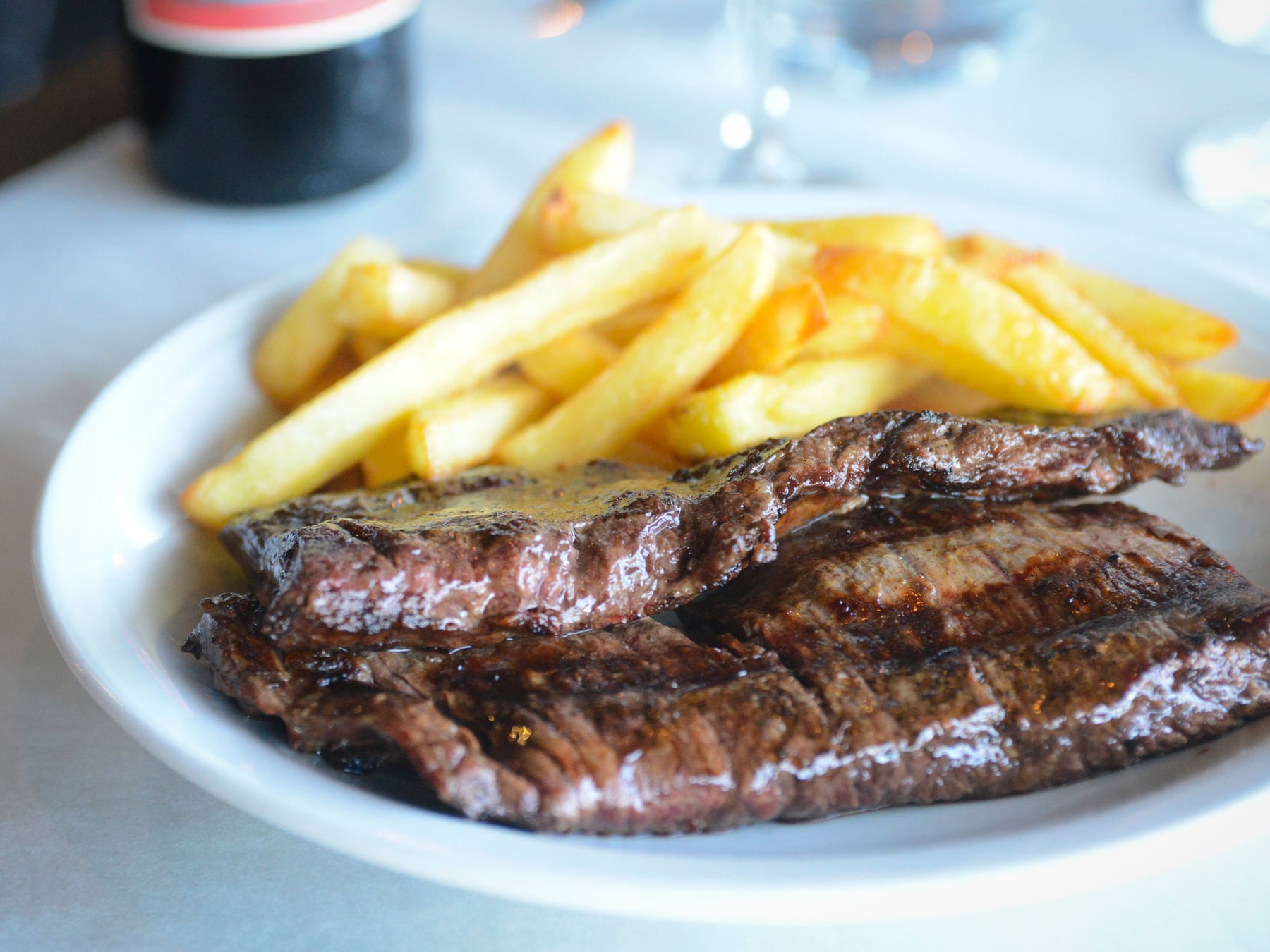 Tortilla con chorizo, entraña a la parrilla y galette de arándanos: la propuesta para esta semana