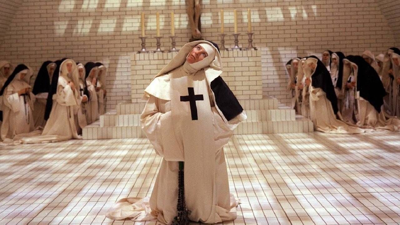 Cines en España recuperan la versión completa de "Los demonios": la película que el Vaticano quiso callar