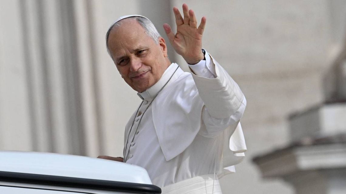 El Papa se recupera bien de la cirugía de pulmón, pero su paso por la Argentina queda en manos de los médicos