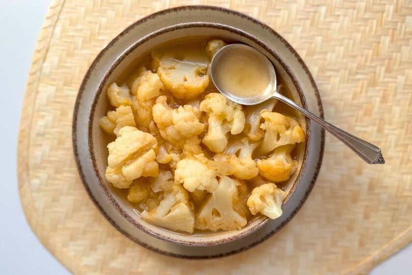 Sopa de coliflor en trozos: el paso a paso para que la verdura se coma con cuchara