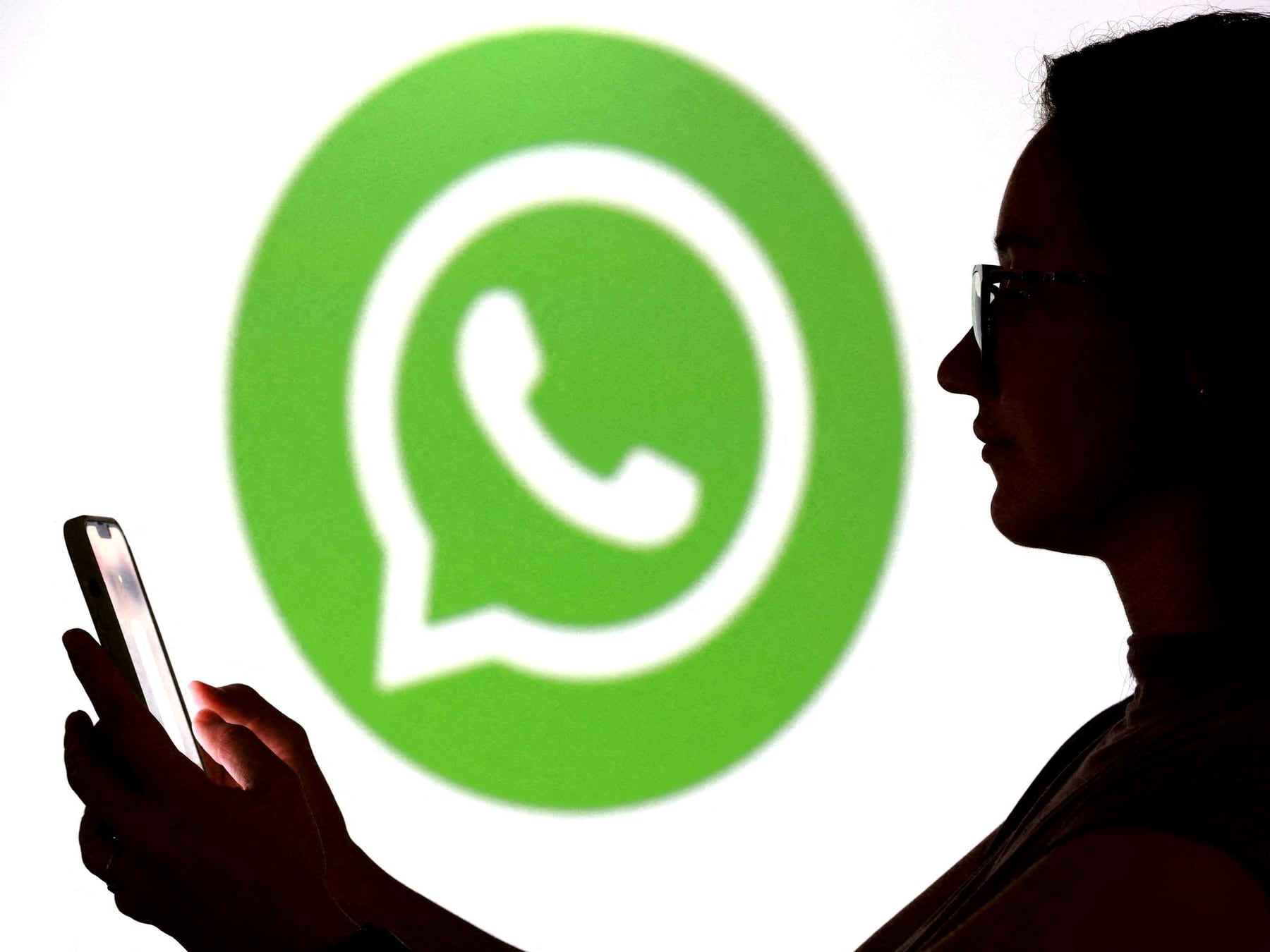 La lista de equipos conectados permite cerrar accesos no autorizados a WhatsApp