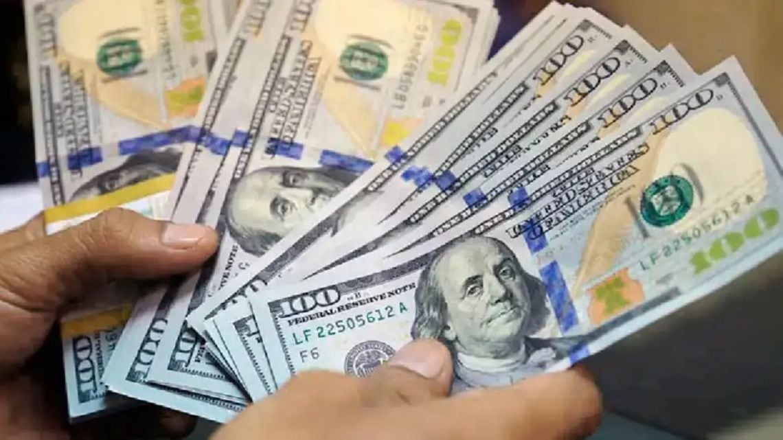 El dólar informal cerró en 1.575 pesos y las cotizaciones financieras mostraron diferencias