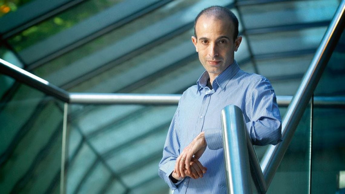 Harari advierte que la inteligencia artificial podría decidir sobre finanzas que no comprendamos