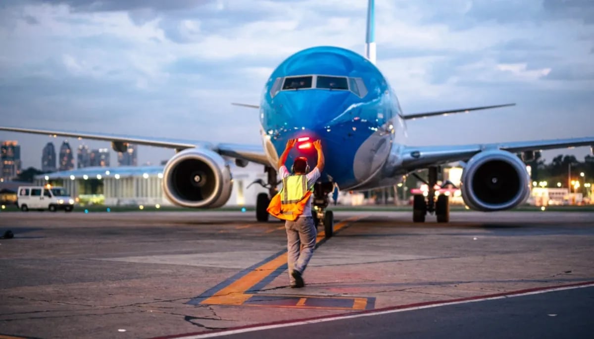 Argentina deberá pagar casi 400 millones de dólares por la nacionalización de Aerolíneas