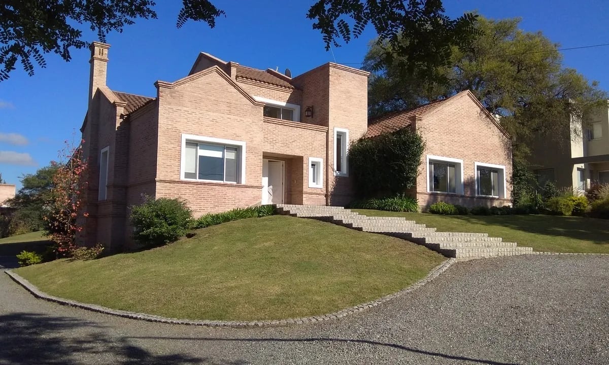 La aristocracia radical se pelea en un exclusivo country de Córdoba