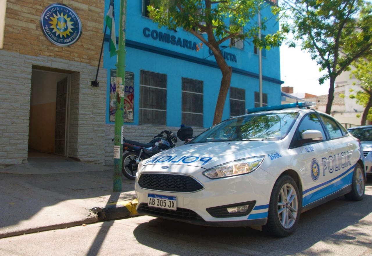 Clausuran inquilinato ilegal: demorados, un arma y objetos de procedencia dudosa