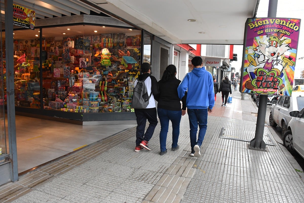 A qué hora cierran los comercios este martes 24 por Navidad, en Neuquén y Roca
