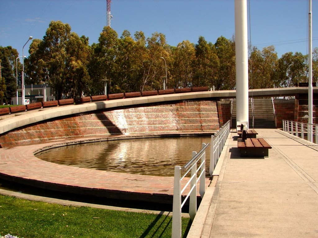 Ladrones rompieron la puerta de una carnicería en Centenario y la saquearon