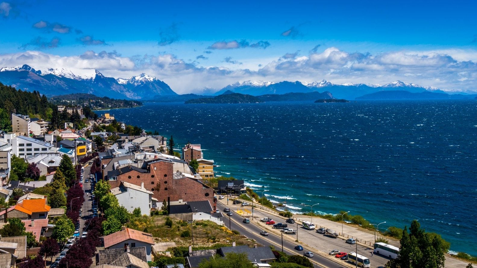 Bariloche y Las Grutas, entre los destinos para pasar una navidad diferente según la inteligencia artificial