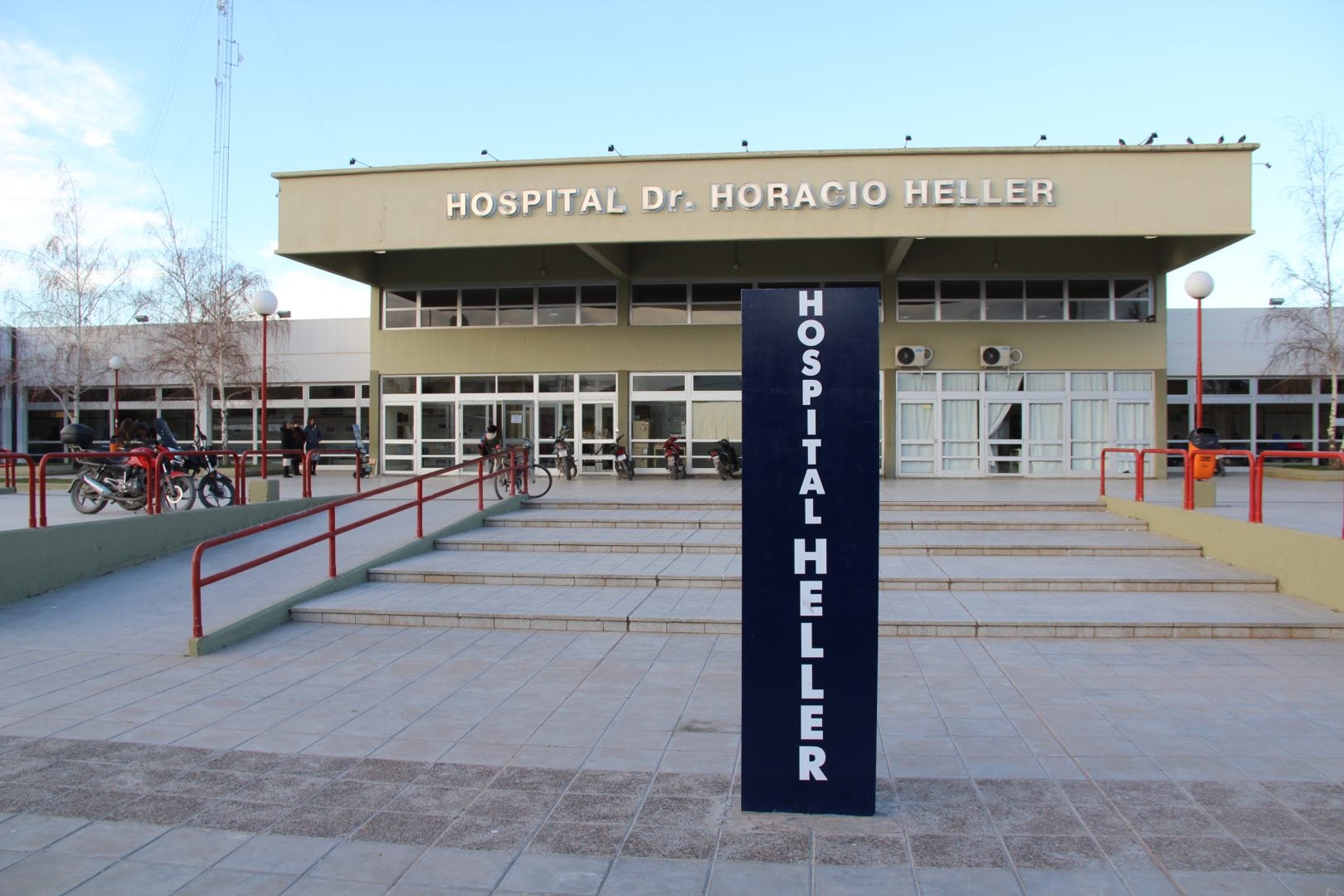 El emotivo homenaje a las tres trabajadores del Hospital Heller: "Sus muertes son un golpe muy fuerte para todos"