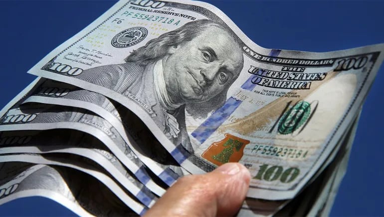 El dólar blue cierra el año en alza: a cuánto cotiza está este lunes 30 de diciembre