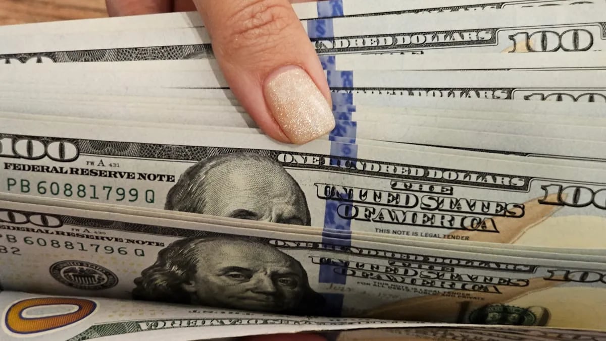 El dólar blue alcanzó su precio más alto después de cuatro meses