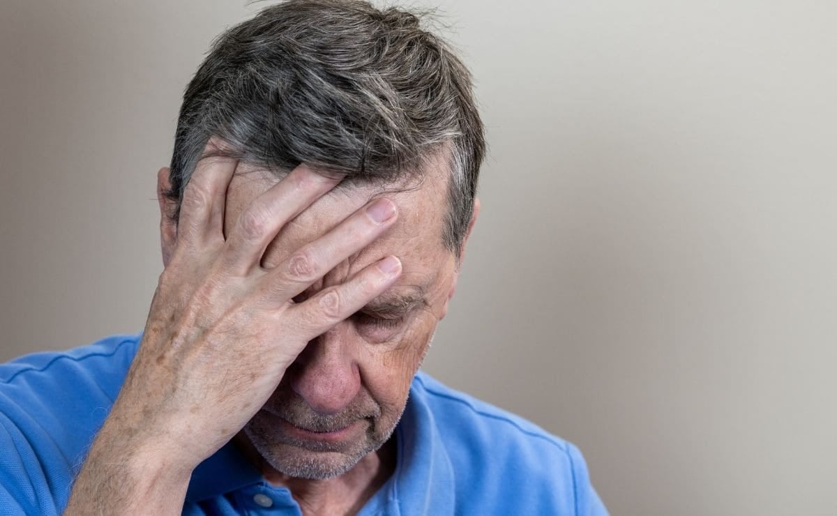 Cómo afecta el retiro laboral a la salud mental y por qué alertan sobre los peligros de hábitos nocivos