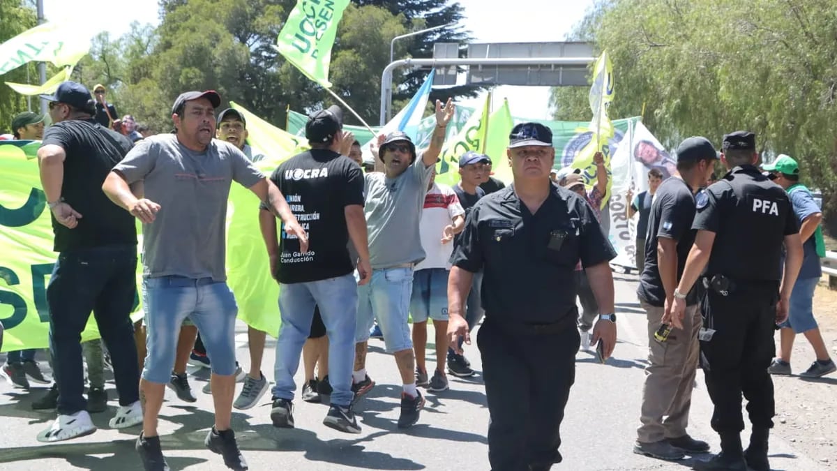 La UOCRA anuncia marcha a los puentes carreteros: qué reclaman y cuándo será