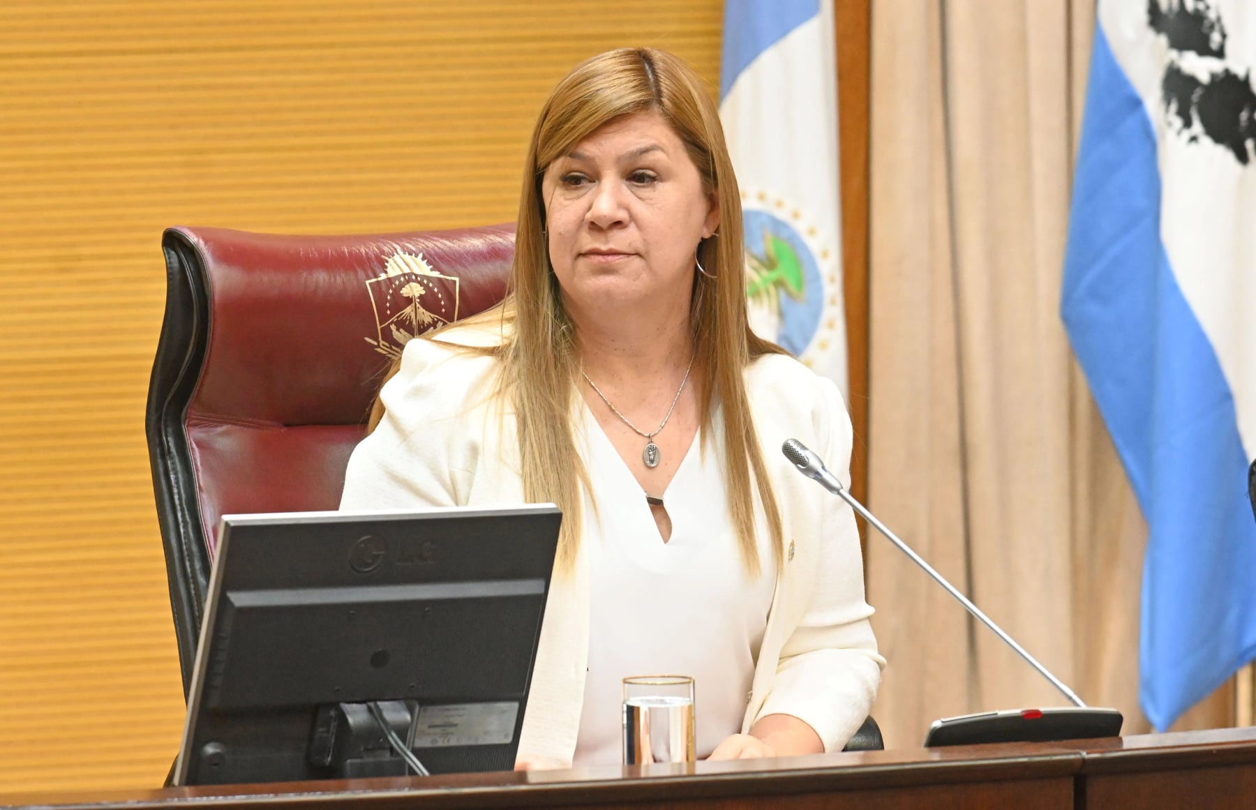 Eliminan el último rastro de Gloria Ruiz en la Legislatura