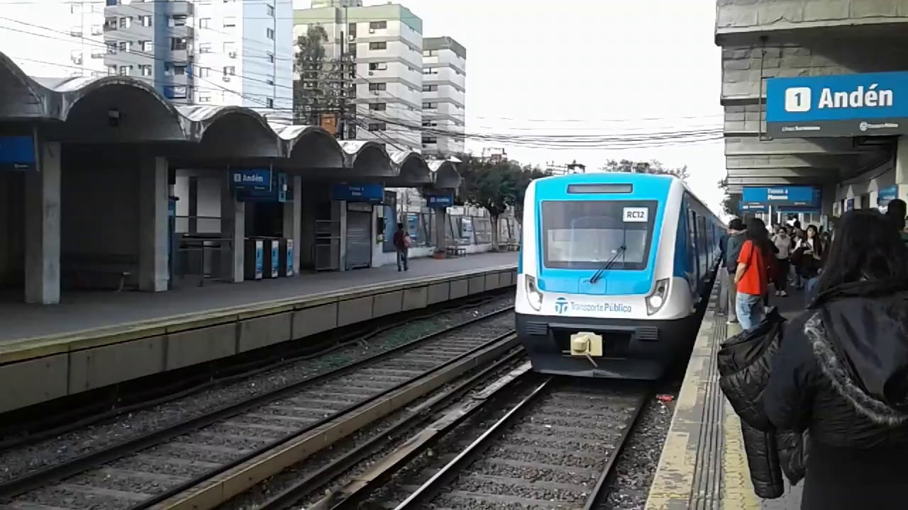 Floresta: murió un hombre atropellado por un tren luego de cruzar las vías con la barrera baja