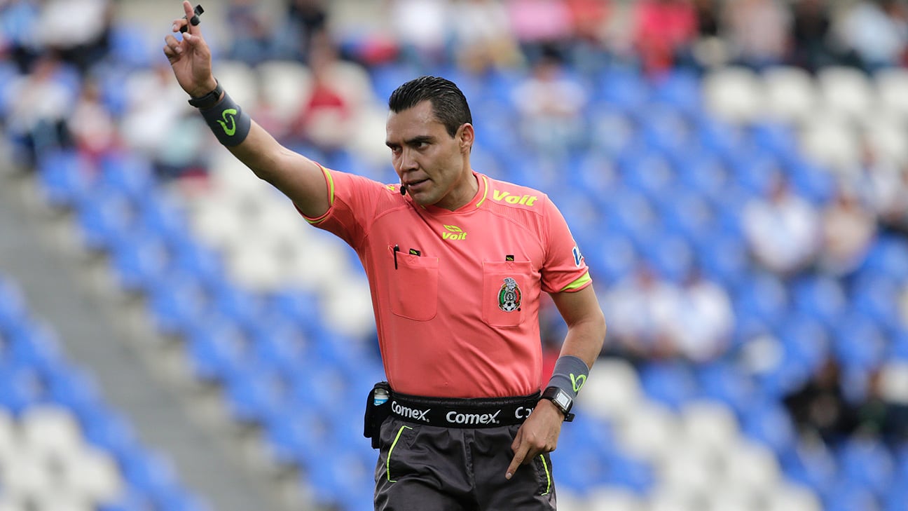 La Concacaf sancionó a un árbitro por pedirle un autógrafo a Lionel Messi tras un partido