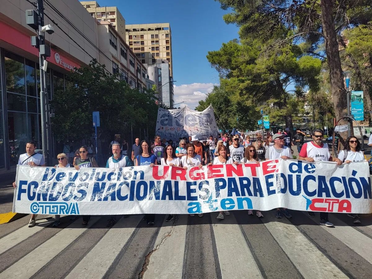 Paro nacional docente: movilización en Neuquén y dudas sobre el inicio escolar
