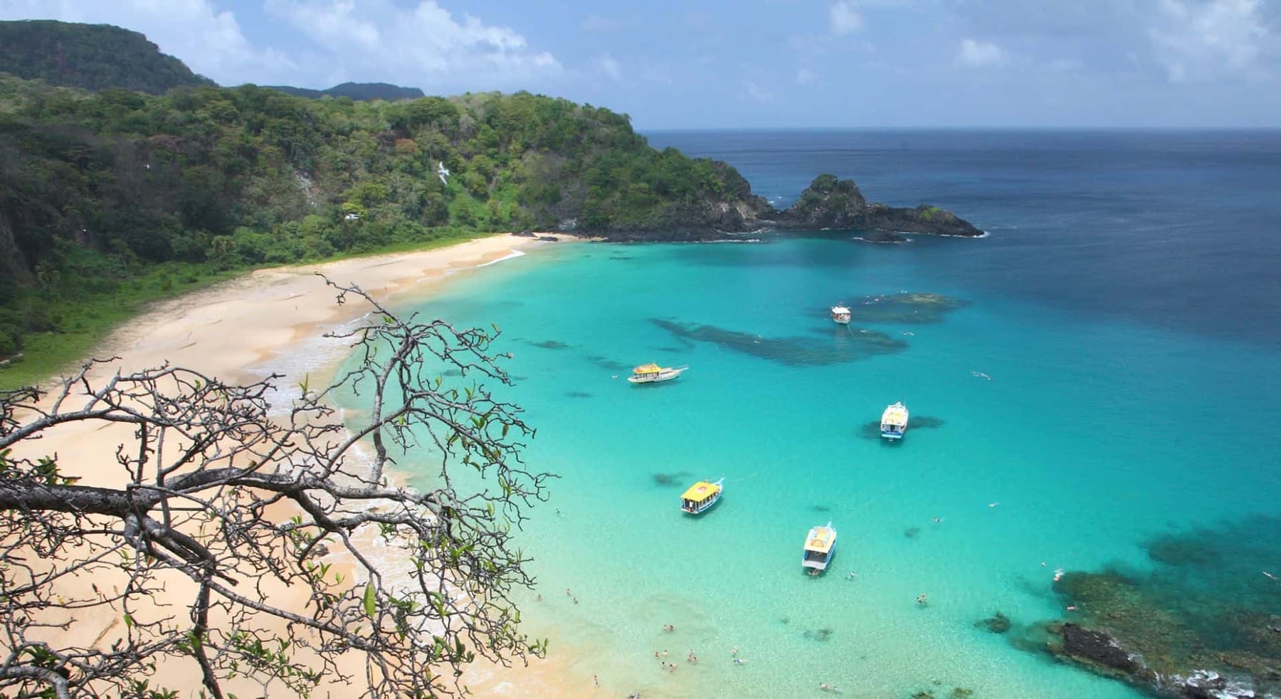 Cuatro lugares paradisíacos de Brasil que son más baratos que el destino top que todos quieren conocer