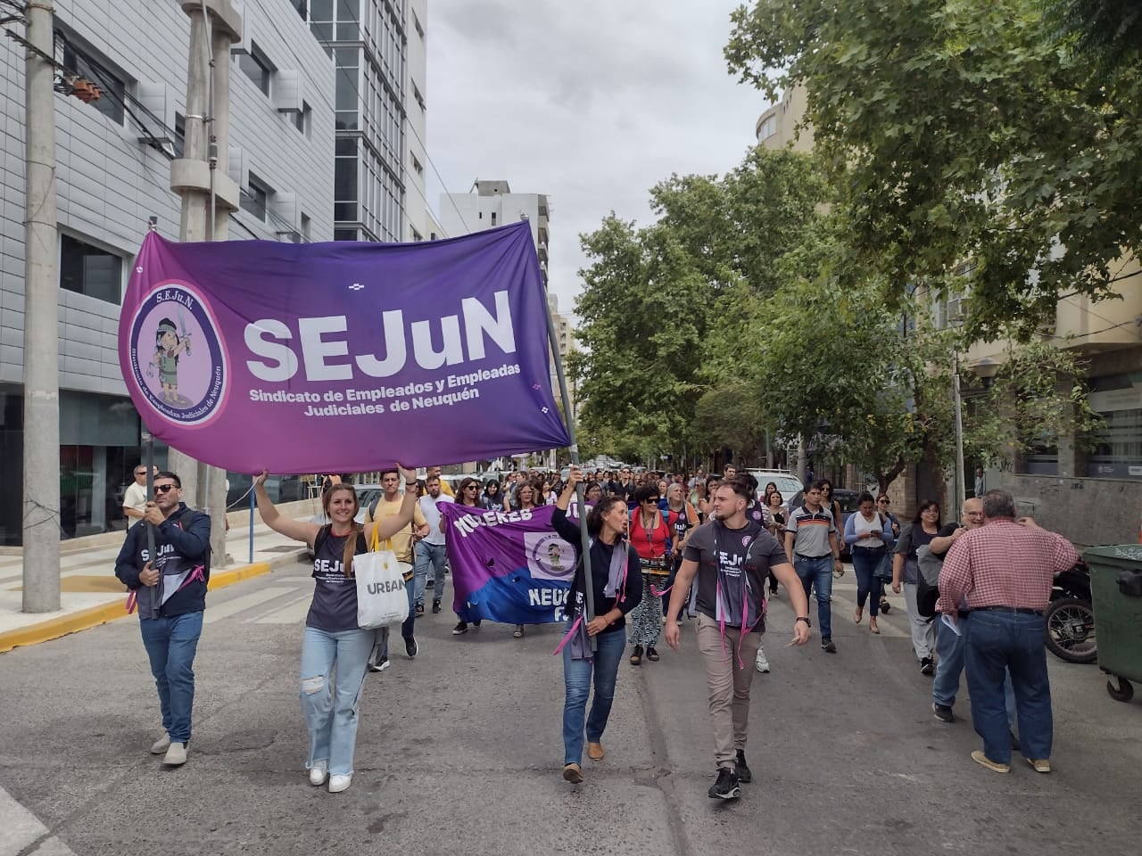 Paro de 48 horas: trabajadores judiciales de Neuquén se movilizan