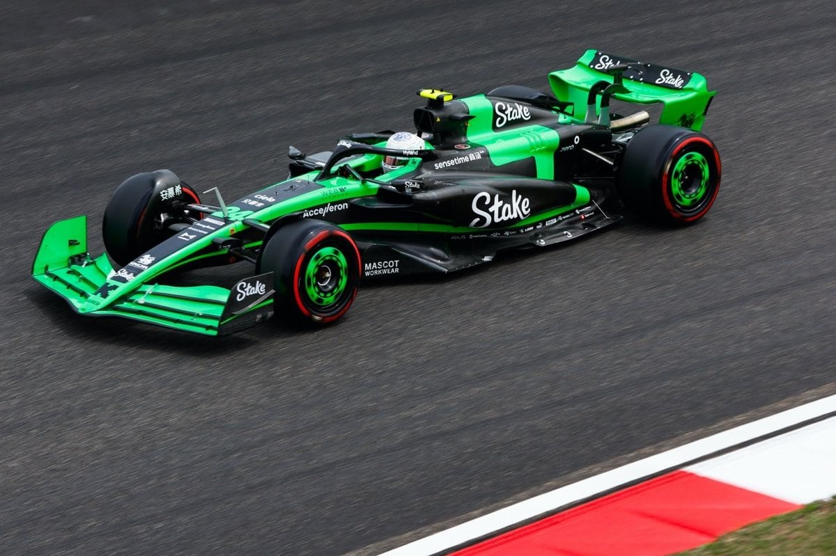 Sauber estrenó un revolucionario y polémico sistema para el cambio de gomas en la F1: ¿truco o trampa?