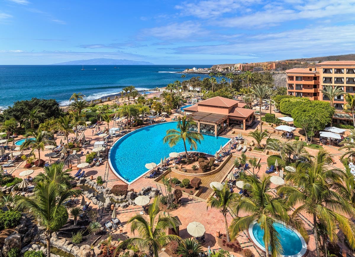 5 paradas imperdibles en la isla de las playas volcánicas y el verano eterno