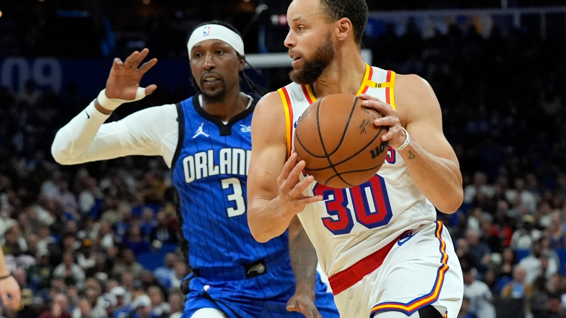 El show de Stephen Curry en el triunfo de los Warriors: 56 puntos, 12 triples y la inesperada reacción de la hinchada rival