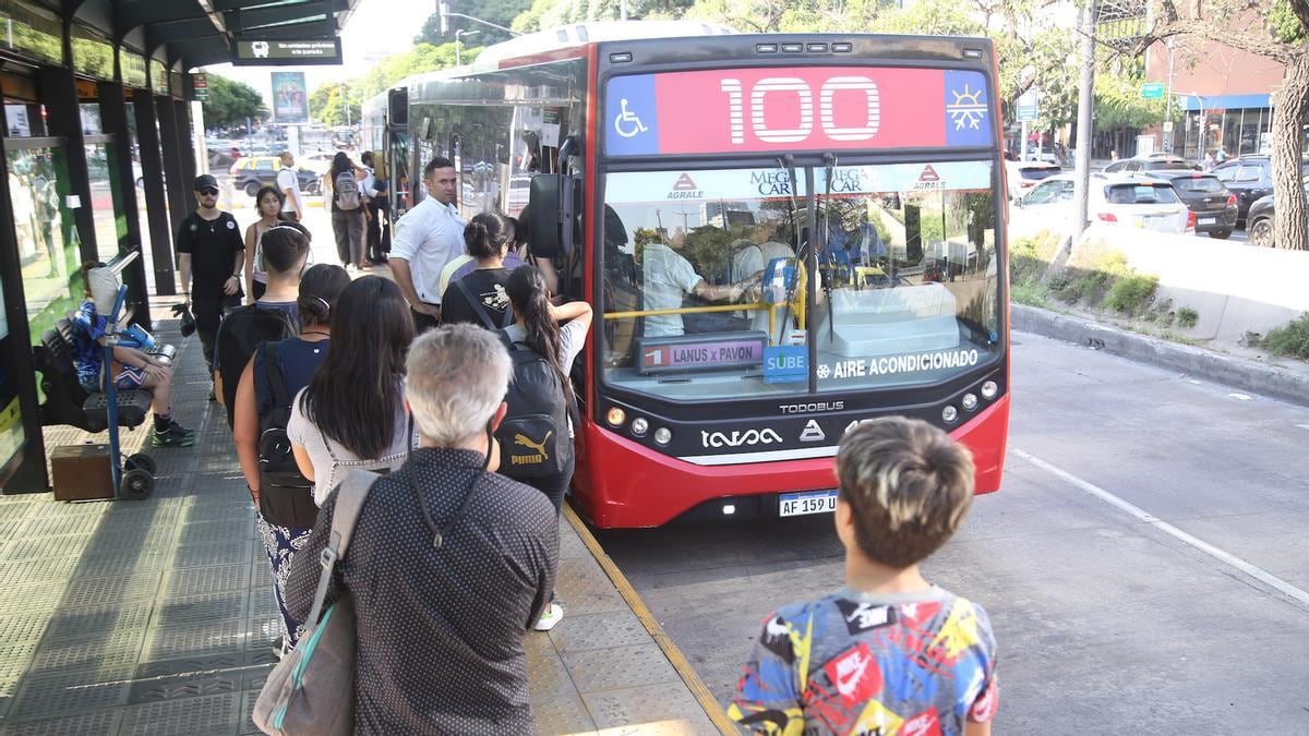 Colectivos: el Gobierno frenó el paro con una conciliación obligatoria