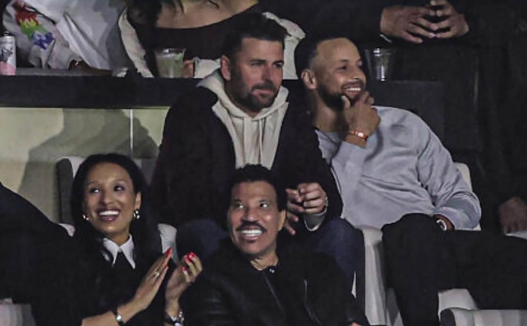 Lionel Messi acapara atención con celebridades en partido de Inter Miami
