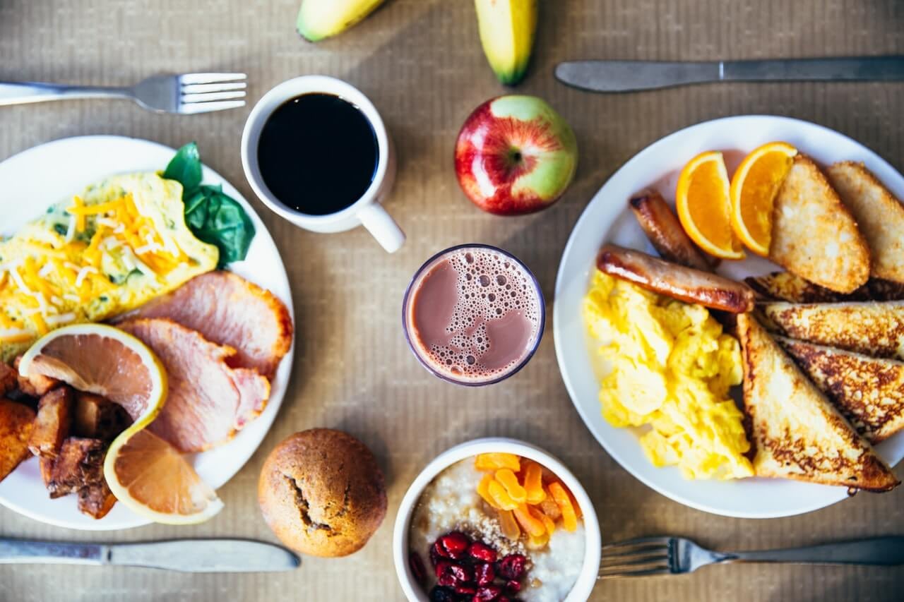 Descubre los Alimentos Clave para Potenciar tu Energía Diaria