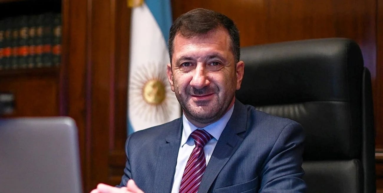 Cómo Edgardo Kueider manejó un millón de dólares sin rendir cuentas