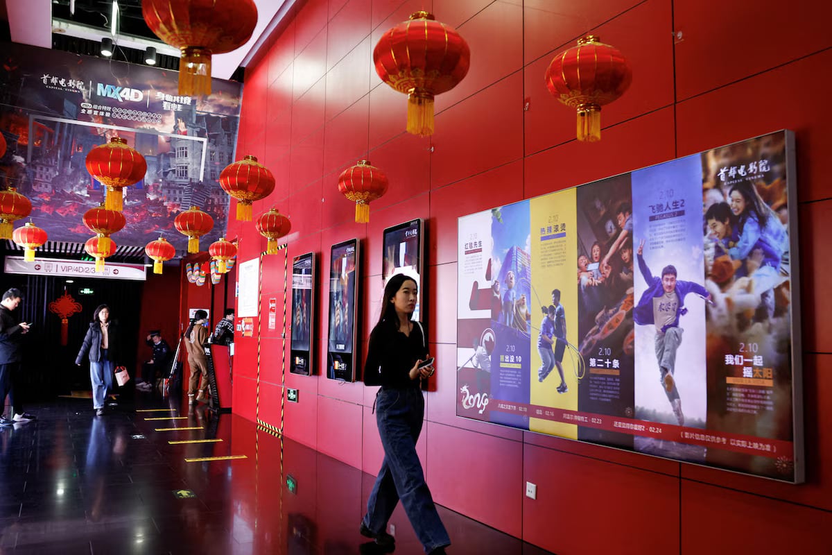 China Limita Proyecciones de Películas Estadounidenses en un Giro Comercial