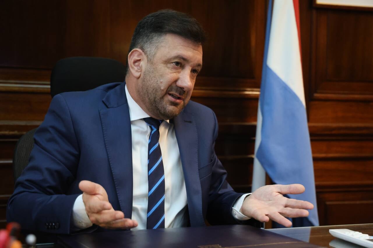 Kueider se defendió de las críticas: “No hay plata negra, mi voto en la Ley Bases molestó al kirchnerismo”