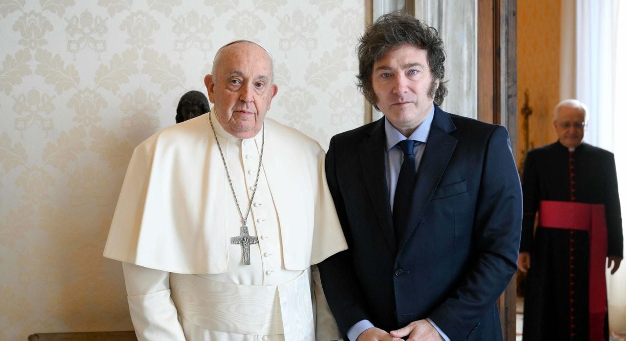Milei asistirá al funeral del papa Francisco: viajará el jueves con seis funcionarios