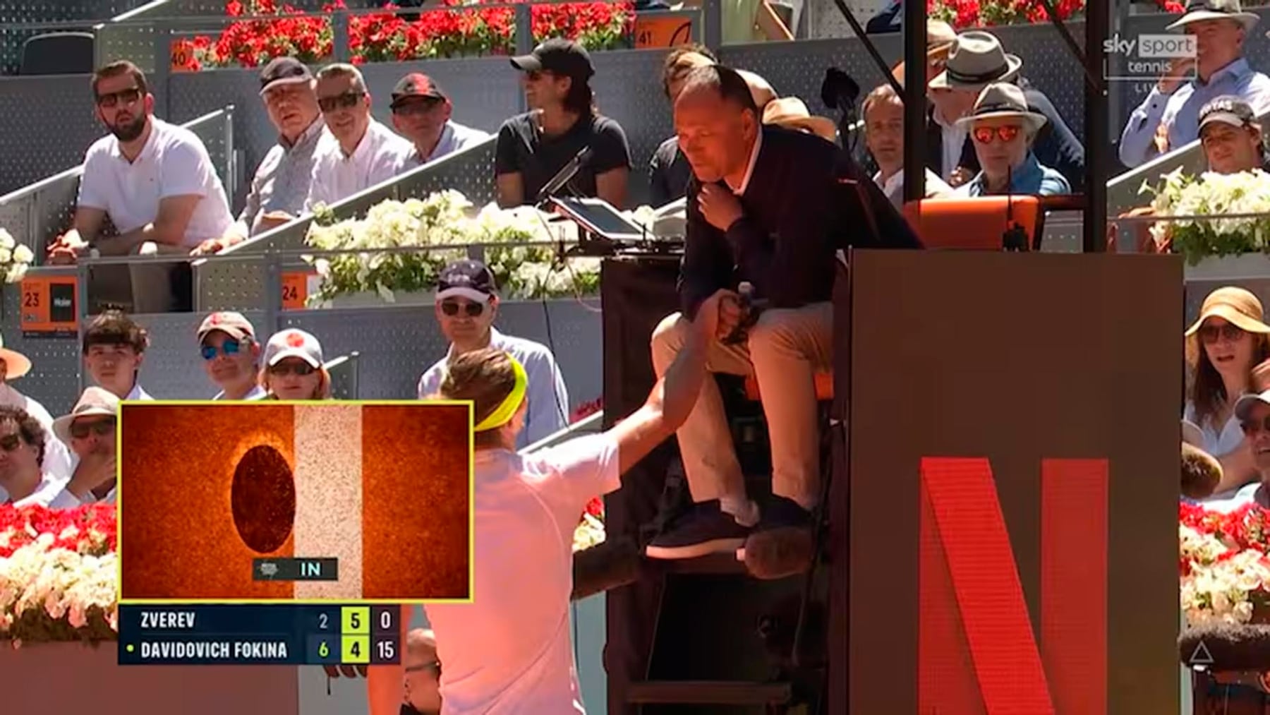 Polémica en el Tenis: Jugador Denuncia Error del VAR con Prueba Celular