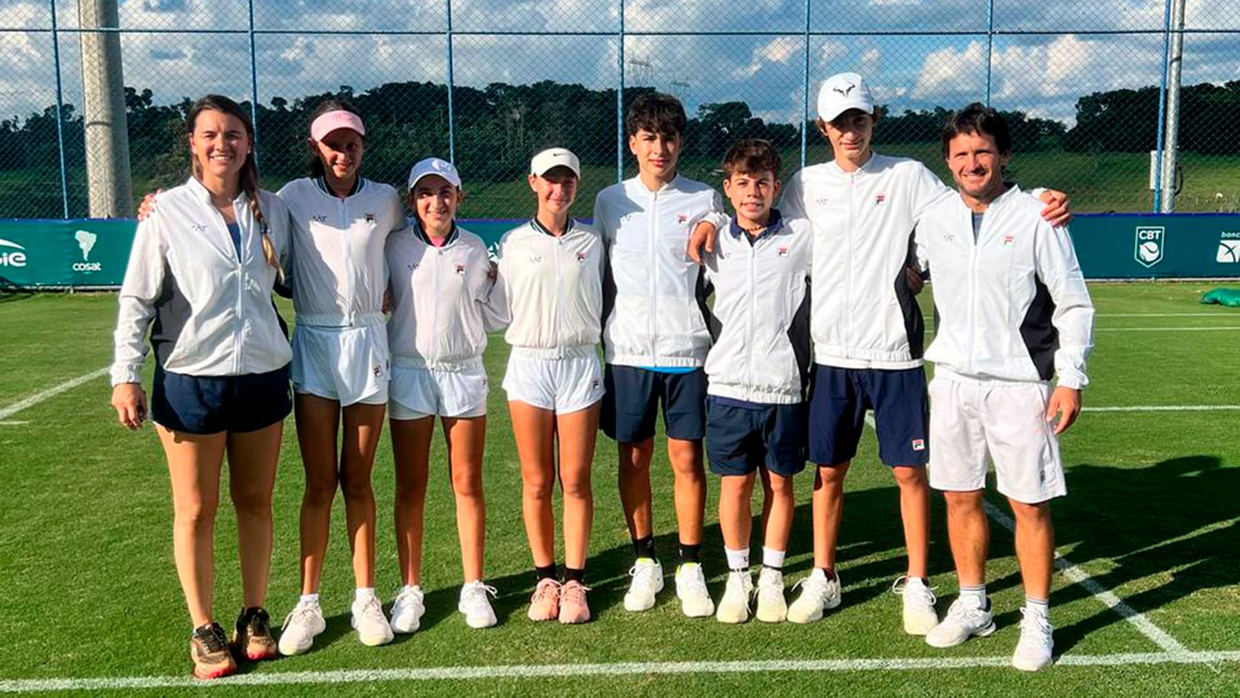 Equipo Sub-14 de Tenis Parte a Brasil con Sueños de Wimbledon