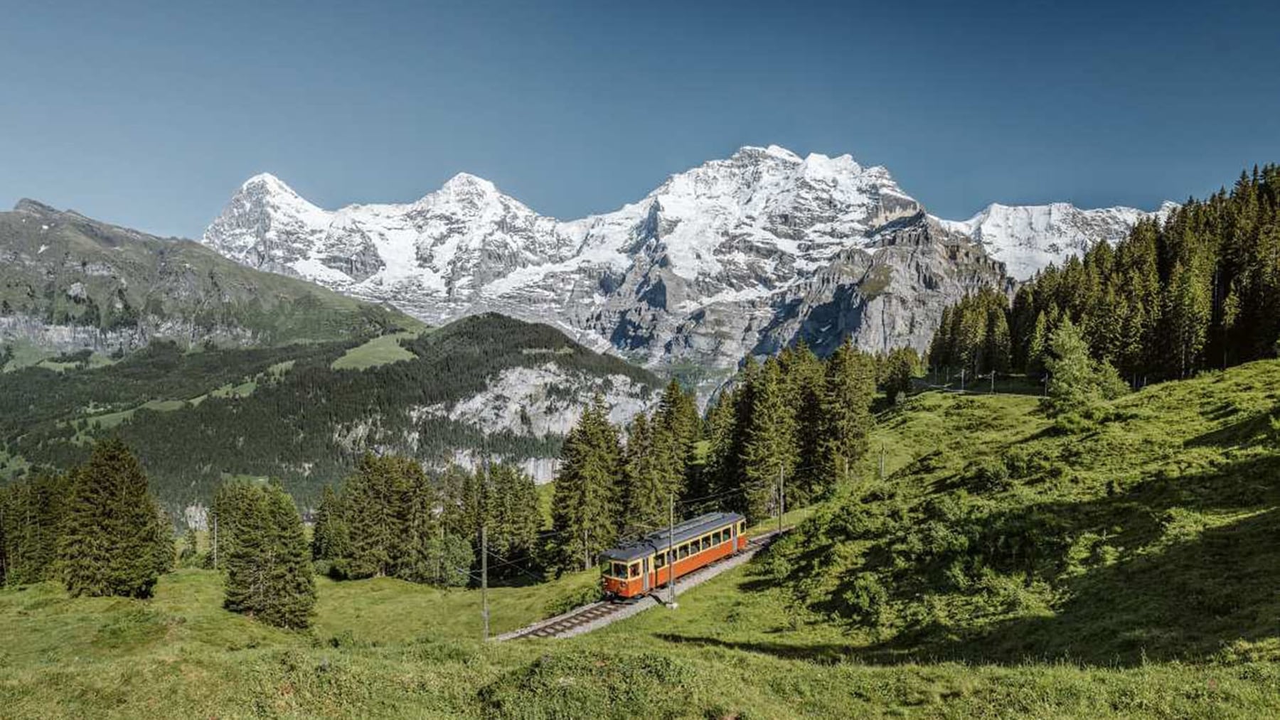Mürren: El Encanto Suizo Inalcanzable por Carretera, Solo por Teleférico