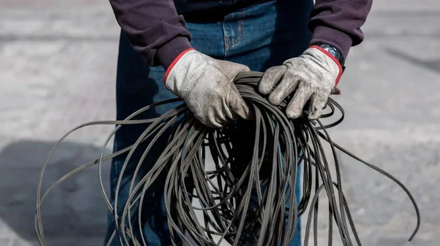 Caen en La Plata 9 falsos técnicos por robo de cables