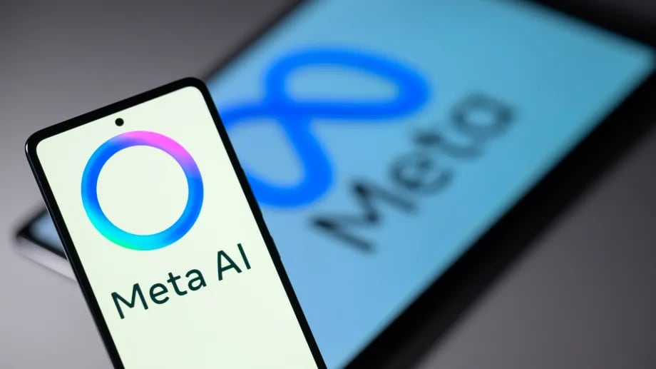 Meta lanza IA propia para rivalizar con ChatGPT