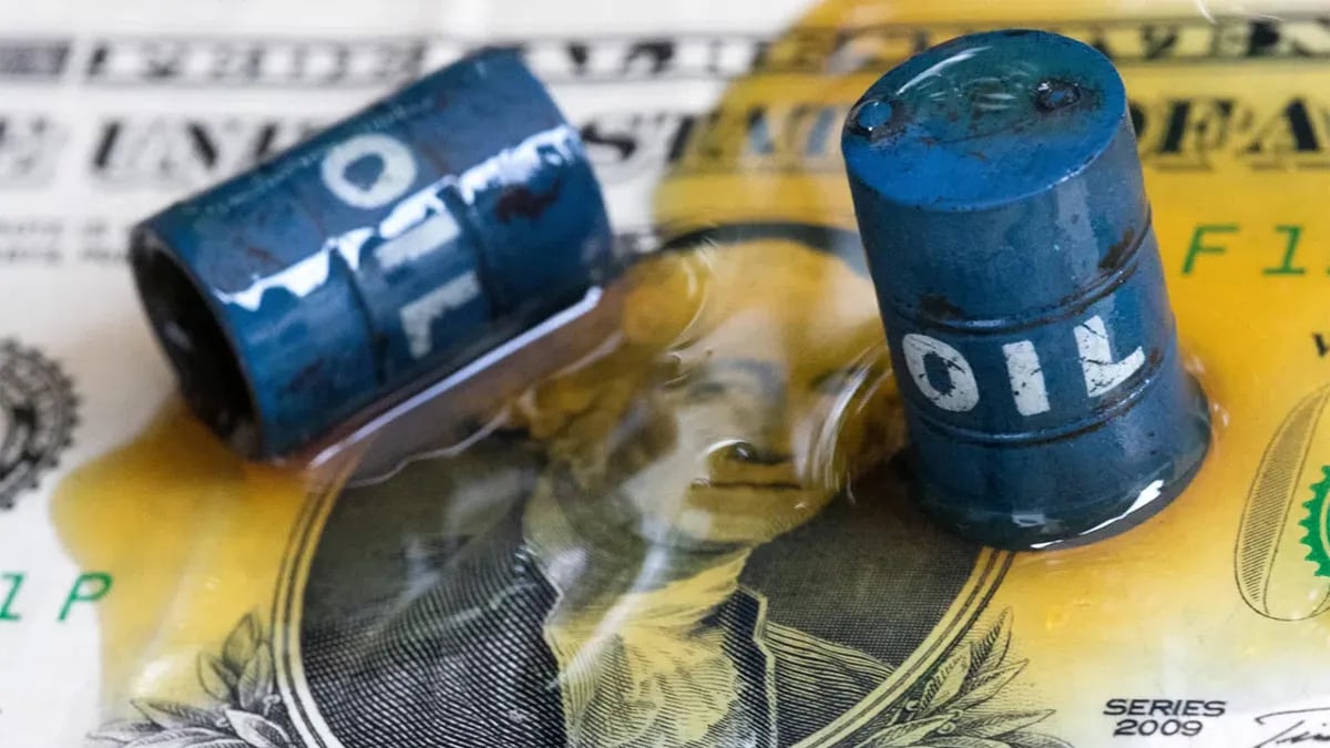Petróleo en caída: rompe el piso de USD 60 y complica el panorama argentino