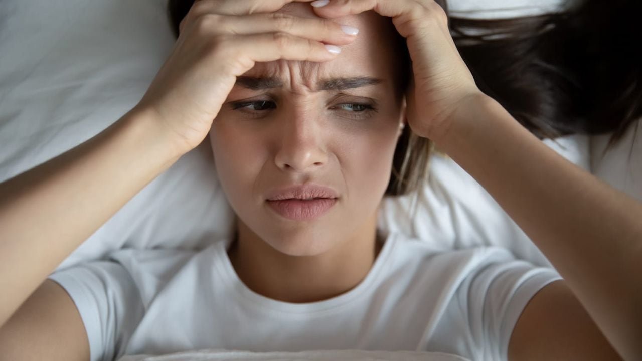 El fenómeno de escuchar explosiones al dormir: una alteración poco conocida del sueño