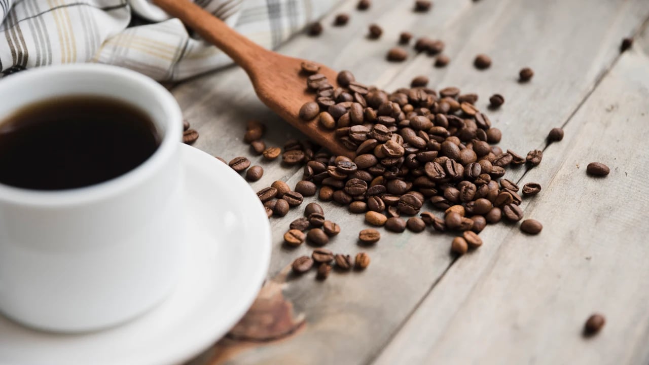 Beber café y vivir más: lo que revela la ciencia