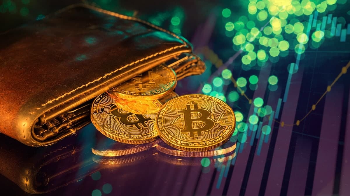 Roxom apuesta por el bitcoin: incorpora la criptomoneda a su estrategia financiera